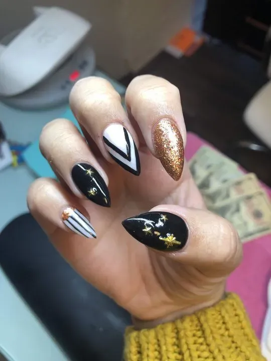 https://cdn.salonspotlight.com/photos/pGZcldQFRTeI6zxPNhYF/8685fdbe-cfce-4757-9272-a7f726a91d10_720x720