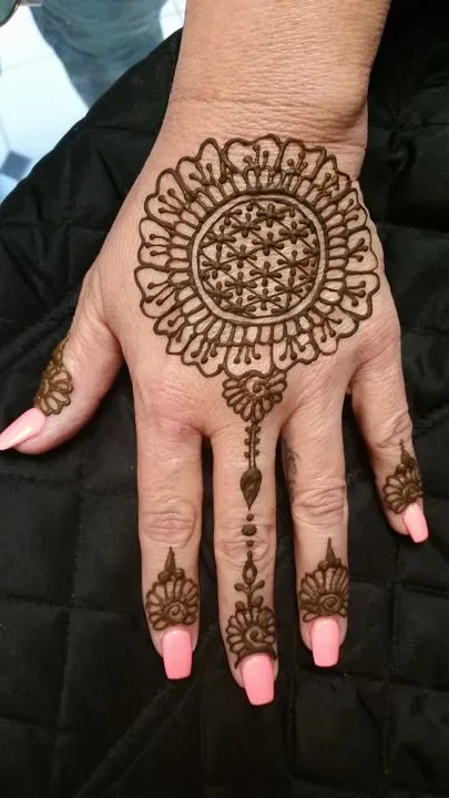 https://cdn.salonspotlight.com/photos/pGrigFngfy03HMJA1jgH/3d91f39b-9cb3-49eb-a31b-b5d5095dd74a_720x720