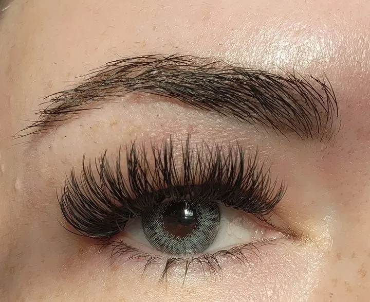 https://cdn.salonspotlight.com/photos/pJ67c8lDB7mxgU0ceRDt/0d17f6d9-efee-425c-8450-3358914fc70a_720x720
