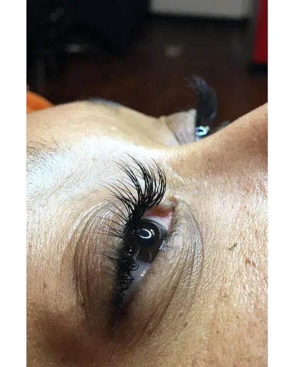 https://cdn.salonspotlight.com/photos/pJ67c8lDB7mxgU0ceRDt/c0a7bbf0-9172-4c94-aac9-dd0175e01017_720x720
