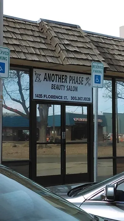 https://cdn.salonspotlight.com/photos/pJnrj2g9bpGBJXJzdHE8/21094fd0-c658-4b3f-96a7-1226abf34a3b_720x720