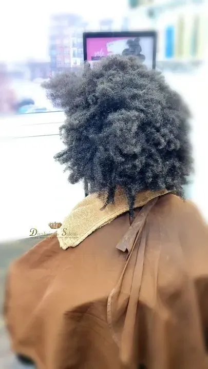 https://cdn.salonspotlight.com/photos/pJwOKRT1E3VxIT1LX5Hd/518de9ec-9fae-4b55-a4f4-384902753283_720x720