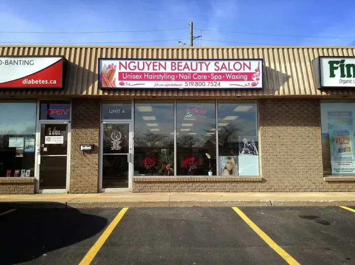 https://cdn.salonspotlight.com/photos/pL8MpKYjyw0Gg7hGKn5n/defb8231-672f-4b1d-b1f6-9b16a70eee37_720x720