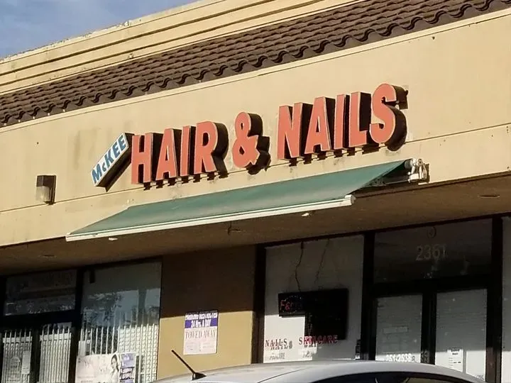 https://cdn.salonspotlight.com/photos/pMCJDxvwchUyBRJoZRUC/857dc68d-05b3-468e-92bb-752a4c604368_720x720
