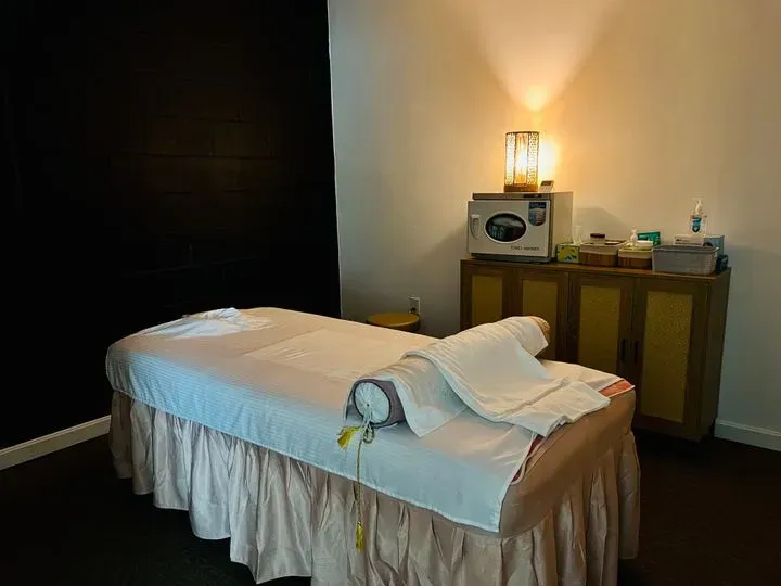 https://cdn.salonspotlight.com/photos/pMvjjUiShXgiEYigMB3G/0d52c5f2-4c7a-4d54-bf04-699055ce9b14_720x720