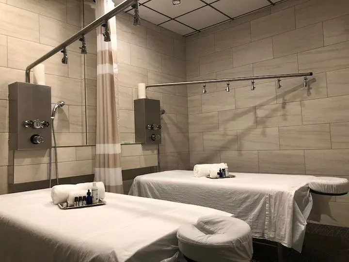 https://cdn.salonspotlight.com/photos/pOKr32OUMRvWUicJ2bTP/fb08ccdb-c9f4-49de-a6f2-745c195686a5_720x720