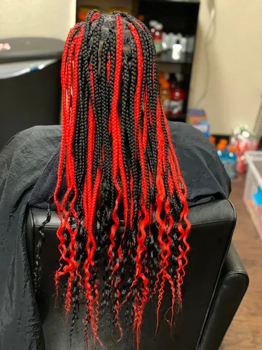 https://cdn.salonspotlight.com/photos/pOdL6NF2mPjsUu5A172s/2026f50f-4068-475a-a68c-cfea77a54ef8_720x720
