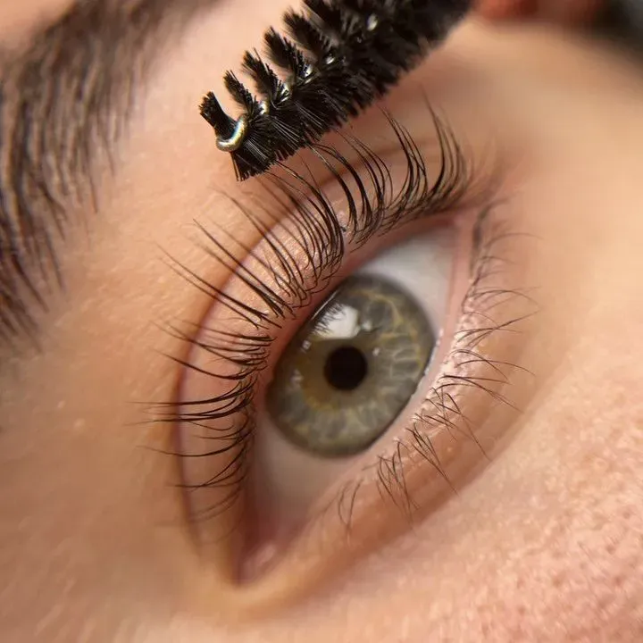 https://cdn.salonspotlight.com/photos/pPS2TgSY4uuK4vt24umb/e613cebb-71a1-4524-b5c1-8435e425d52f_720x720