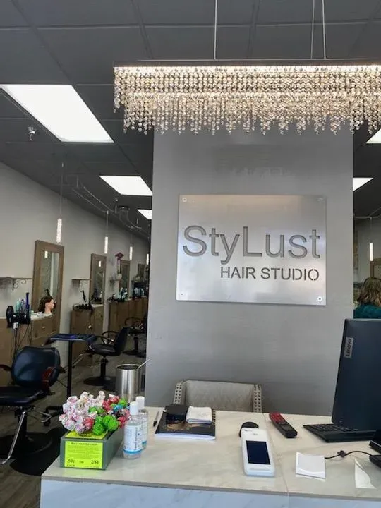 https://cdn.salonspotlight.com/photos/pPsP80cS8N39VV4rf7JB/4b83cf9e-701f-4b32-a1bb-9c419373a785_720x720