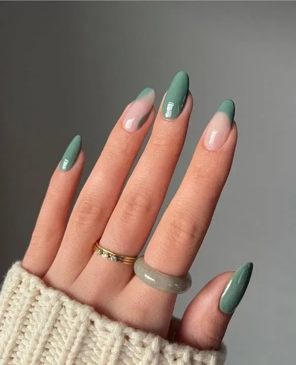 https://cdn.salonspotlight.com/photos/pSBmlQmOZsmoyedwkiNM/74a05c43-9e37-40a4-949e-c71348734a57_720x720