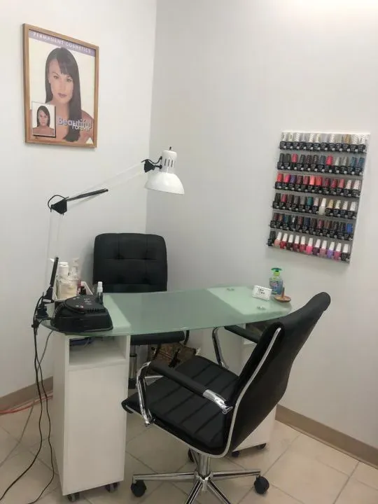 https://cdn.salonspotlight.com/photos/pUjNt7uBOjtc3cKHisG2/623613d6-b5e8-49f4-a6fc-86a4ab88a079_720x720