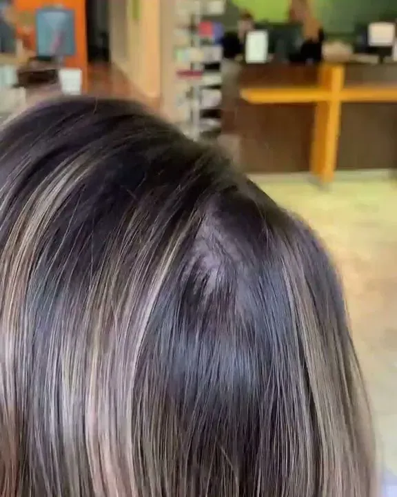 https://cdn.salonspotlight.com/photos/pWYl0i5fLTHz4ruq7FyS/731d5435-370a-4965-8283-caf0c2c9323a_720x720