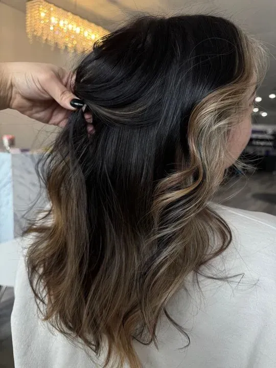 https://cdn.salonspotlight.com/photos/pcoaM7d6O7f8rvmcmlBP/db5bf972-bdc6-4632-8a4e-91cf2cdbcd3f_720x720