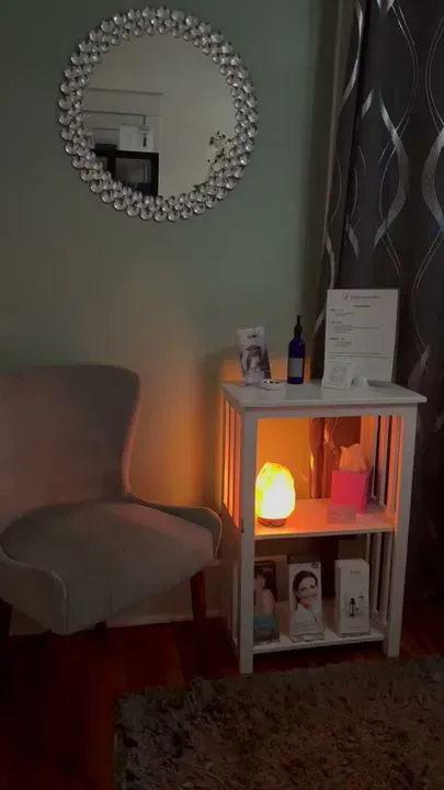 https://cdn.salonspotlight.com/photos/pdcbuOOypZEUol4OjFSM/ac26febf-e8bb-4f99-b452-8ad2fcb808e6_720x720