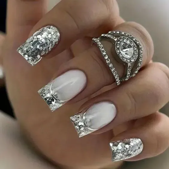 https://cdn.salonspotlight.com/photos/pdzXHjN2SIPLFtmiglVk/55388878-6775-4e02-b87f-1c44f92cdad3_720x720