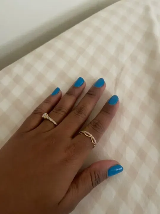 https://cdn.salonspotlight.com/photos/pf1qxuOPIudkF9ywENWp/f8b80be3-c8a0-4363-9dc9-ba0fb41afb40_720x720