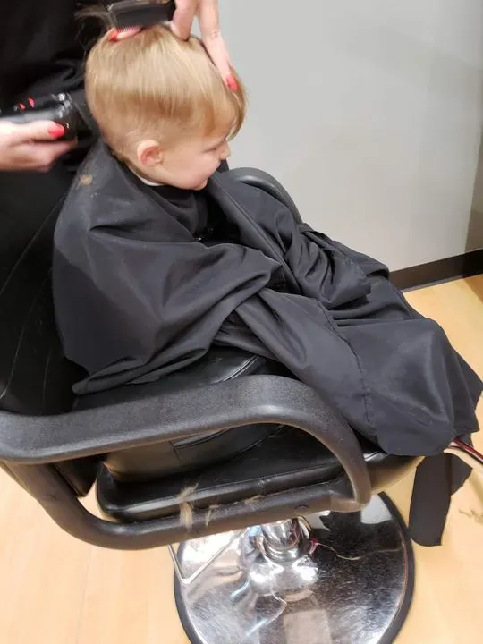 https://cdn.salonspotlight.com/photos/pfduKWQLk5psORhtCLNV/4b4d3639-47e7-49ce-bca2-26499b069e51_720x720