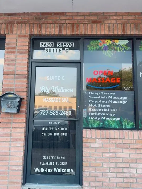 https://cdn.salonspotlight.com/photos/pfvI7YkthC1xHrwbFs6h/84a478cd-533d-4ee9-ad76-0462fcc3635f_720x720