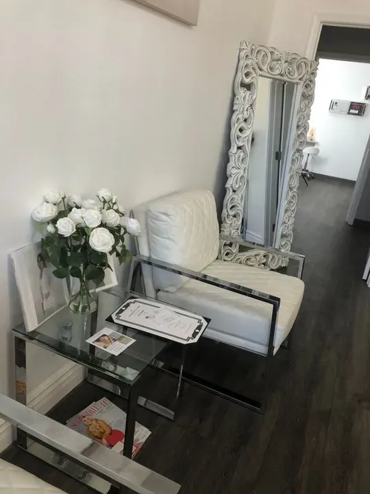 https://cdn.salonspotlight.com/photos/pg1VPMFfZ2t1i6F8f27l/d12fbd98-19d2-4b39-8114-74c28bc2d0bf_720x720