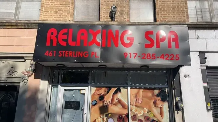 https://cdn.salonspotlight.com/photos/piGiMmVv4zH3LE1BzCtp/960fce0a-cc55-44dc-84c3-947c295dcb67_720x720