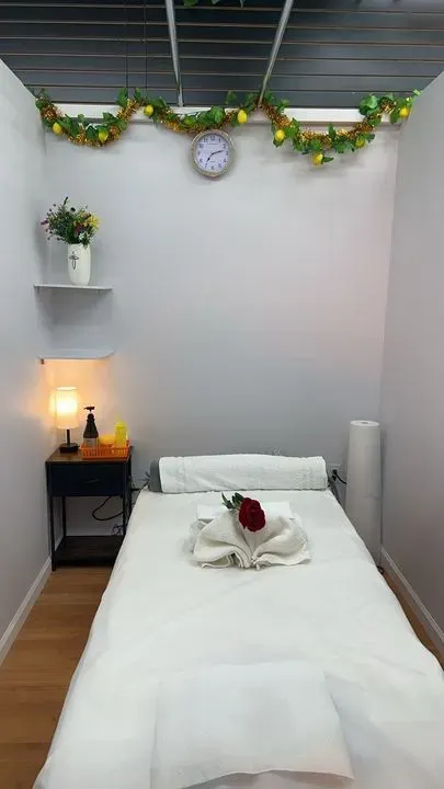https://cdn.salonspotlight.com/photos/piGiMmVv4zH3LE1BzCtp/d3633da2-567c-4a51-9eb3-f0da3c22b769_720x720