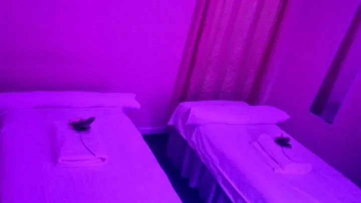 https://cdn.salonspotlight.com/photos/plxko7HanfiC3s6pKl7A/6b252de7-e217-4d28-9fd5-b258f3cd7dd1_720x720