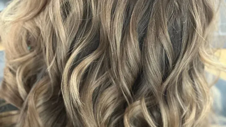 https://cdn.salonspotlight.com/photos/pmLsDUxKvMr6TnQ2uQUg/1040d3ff-4f0d-43ca-8c11-07399ffe6130_720x720