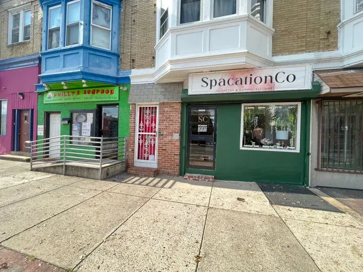 https://cdn.salonspotlight.com/photos/pmhL8uWb7FxqZlBG77j9/1b1ab39e-dcb6-40a2-974b-8f4332243cfc_720x720