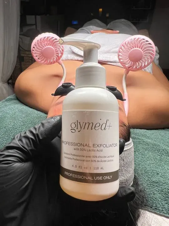 https://cdn.salonspotlight.com/photos/pmhL8uWb7FxqZlBG77j9/2c37ab0e-8318-457b-ba67-31494fa816c3_720x720