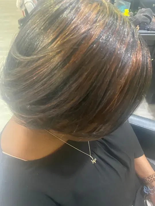 https://cdn.salonspotlight.com/photos/poFXy00plwRzEJcC9ihj/4dcb35e3-f4e8-4558-9c48-c5b5b170aba2_720x720
