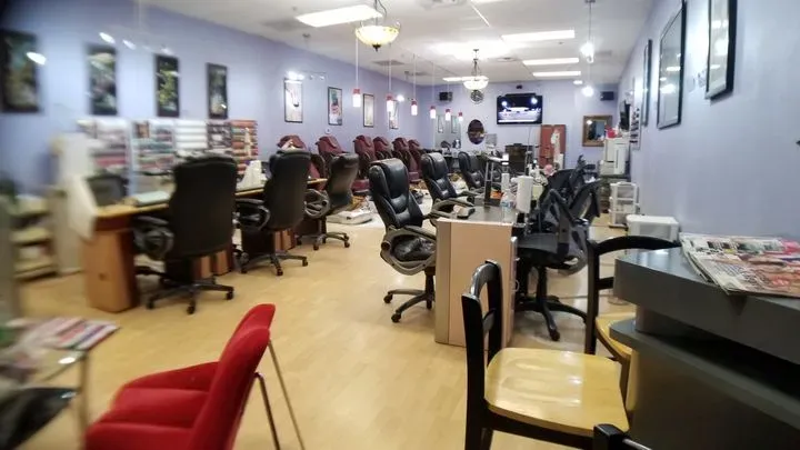 https://cdn.salonspotlight.com/photos/pqHK3IbsWBvbS7ujzArm/68fef49b-a916-4619-9814-4aef34e8d73e_720x720