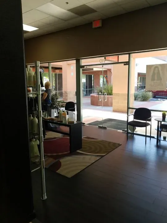 https://cdn.salonspotlight.com/photos/pqR7oK6mdeqQrGwuzGEs/90817739-9420-4e9c-b6aa-3de1166b5238_720x720
