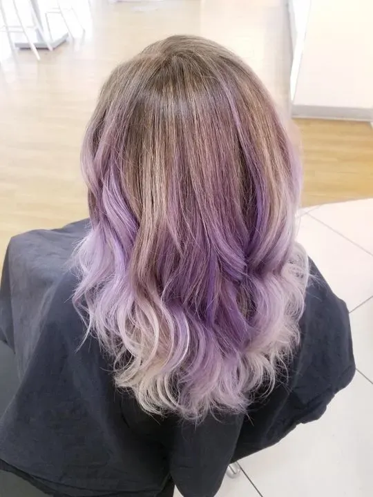https://cdn.salonspotlight.com/photos/prHhr4O2av0jh1SpUNeP/2700bb43-a163-4eb0-99dc-bc2211120858_720x720