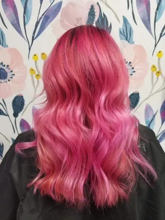 https://cdn.salonspotlight.com/photos/prHhr4O2av0jh1SpUNeP/44a5f30c-e51e-4f7f-bd03-d4c3fc60e37f_720x720