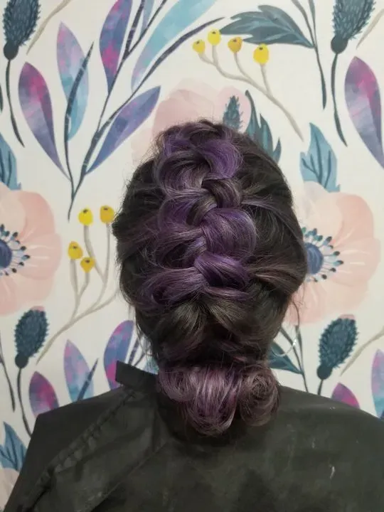 https://cdn.salonspotlight.com/photos/prHhr4O2av0jh1SpUNeP/b034e384-ae22-4da2-a7a7-0e4a8fac7a91_720x720