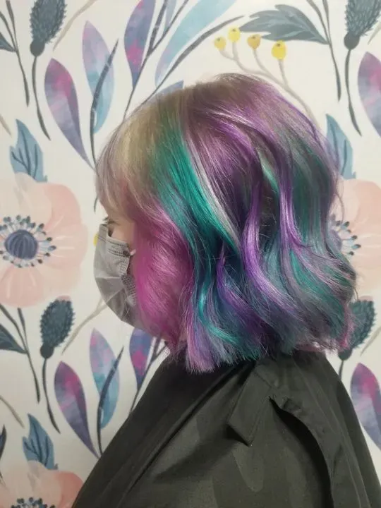 https://cdn.salonspotlight.com/photos/prHhr4O2av0jh1SpUNeP/d6cc8f96-d359-499c-8296-75721af7b477_720x720