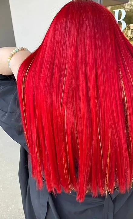 https://cdn.salonspotlight.com/photos/psU46FbKvDaE3Ta2ZARq/8f73a38a-f6a6-4358-928a-cf4ec7d32455_720x720