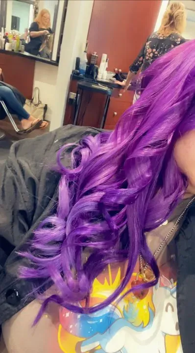 https://cdn.salonspotlight.com/photos/psU46FbKvDaE3Ta2ZARq/9dd5bb93-60a6-4ed7-925f-769733e075fd_720x720