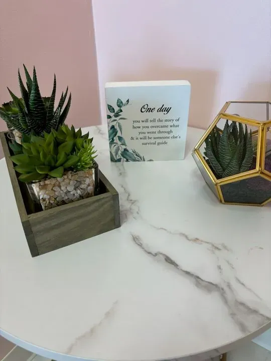 https://cdn.salonspotlight.com/photos/psjjZpkNiHmfq5fduF0h/acedf86b-7d5a-4600-99d6-007e48834e52_720x720