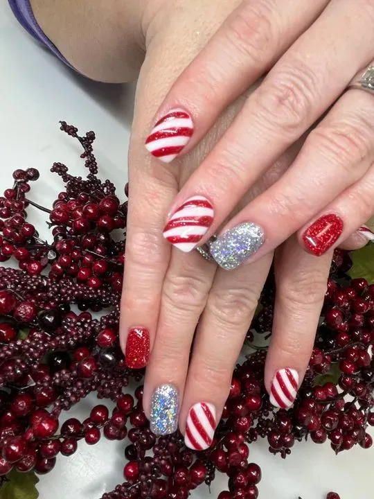 https://cdn.salonspotlight.com/photos/pwrsdj4tENiEb5nGi6zK/e6371737-76ba-4556-ac33-4a3279f87021_720x720