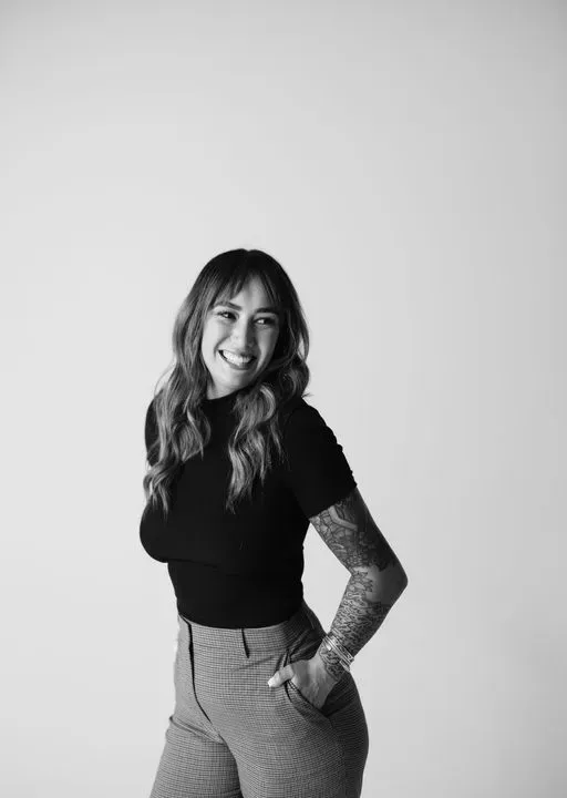 https://cdn.salonspotlight.com/photos/pzFWl6cbyzX2xhkqDh76/4b1aa634-f58f-4868-915f-4b267439c715_720x720