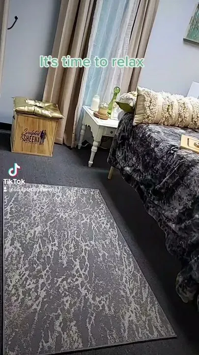 https://cdn.salonspotlight.com/photos/pzGAwptsm2f0I01us6au/3dcb101e-59c5-4890-a8ad-89454de2c24f_720x720