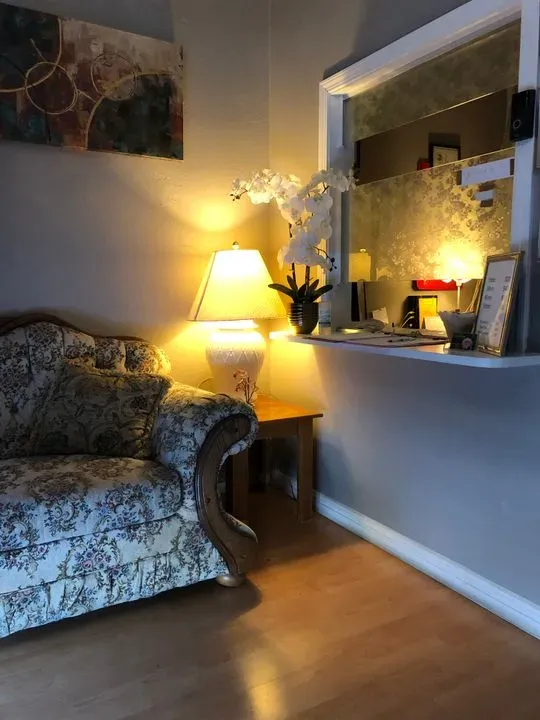 https://cdn.salonspotlight.com/photos/pzQIgEBbVFzUB0vb4a6q/ebbe100f-8349-4033-bef3-5a9ee70c4bbb_720x720