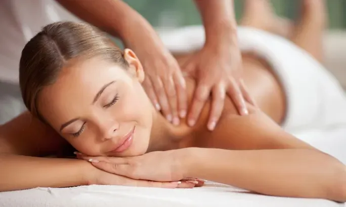 https://cdn.salonspotlight.com/photos/pzQIgEBbVFzUB0vb4a6q/f80f2963-29ae-47fa-971d-0176bb3c8481_720x720
