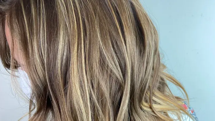 https://cdn.salonspotlight.com/photos/q0HNUnyoWAV5JsiK9cB9/f7c83f0f-f51a-4b32-9da2-2d1a64402949_720x720