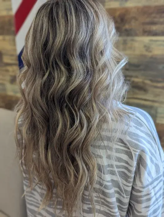 https://cdn.salonspotlight.com/photos/q1mGsENPHXk232rLdBHU/602dcf7e-3954-4855-8db1-47d75693e861_720x720