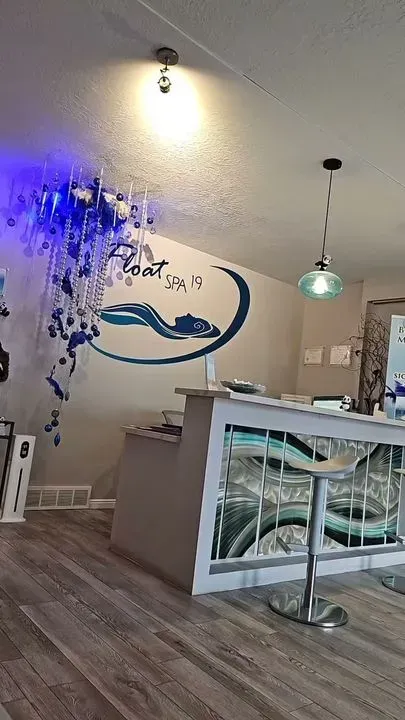 https://cdn.salonspotlight.com/photos/q26O6eH8tGQKRzaca5DI/2a6a6f3f-e2f8-4a6e-8bd7-37cd6b6d9a01_720x720