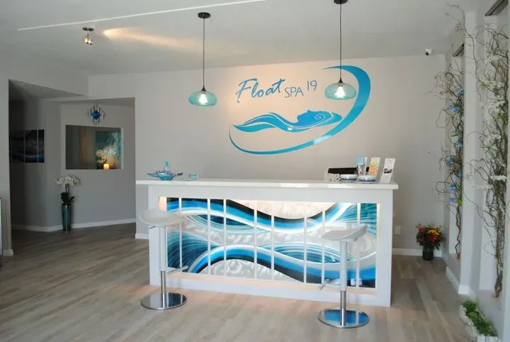 https://cdn.salonspotlight.com/photos/q26O6eH8tGQKRzaca5DI/a7409ad4-5a91-4383-9a32-f02345d110a1_720x720