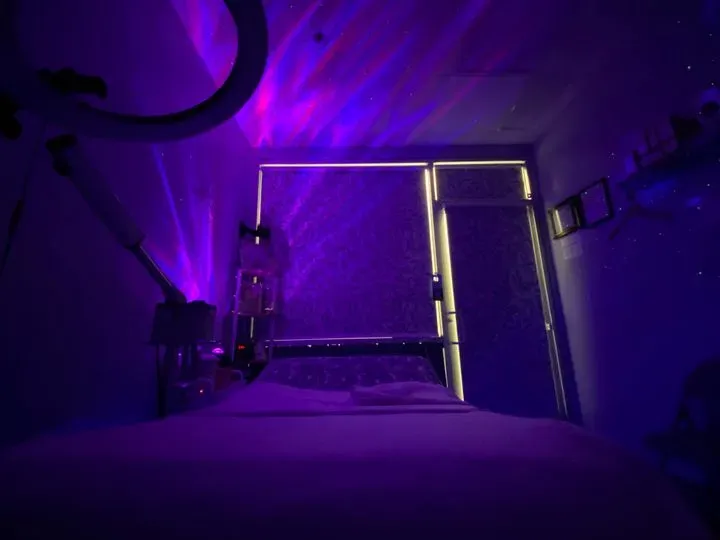 https://cdn.salonspotlight.com/photos/q2LE7vtLIrYSDkHYOVbR/aa6095fb-6164-46fa-8215-7d21a79880af_720x720