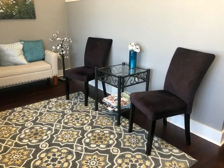https://cdn.salonspotlight.com/photos/q5bbIyoUH8I5sDrxz1g4/3f495840-7b0f-4486-b3f8-0448e348724c_720x720